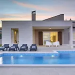 Histria Villa *